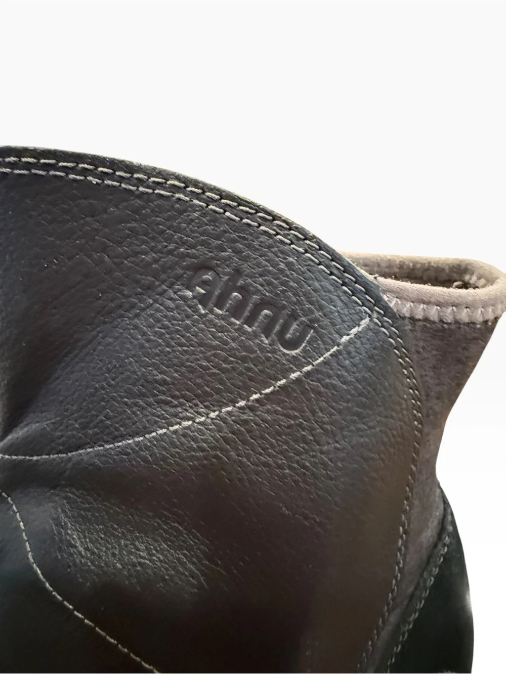 Ahnu Women’s 9.5 Black Leather Ankle Boots Side Zip Comfort Casual